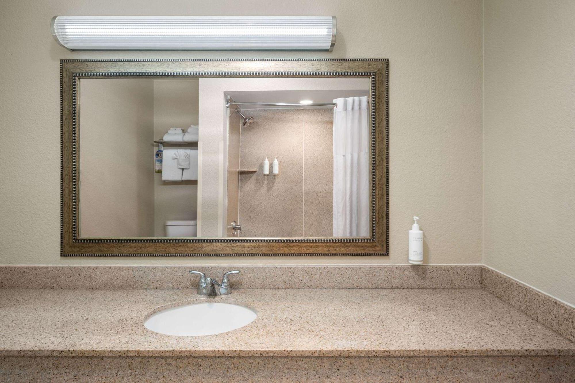 Days Inn by Wyndham Klamath Falls Bagian luar foto
