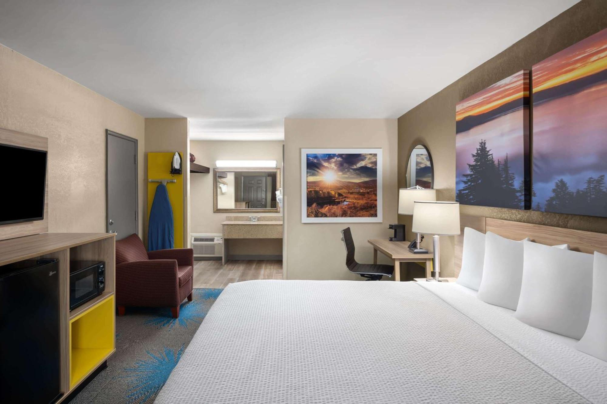 Days Inn by Wyndham Klamath Falls Bagian luar foto