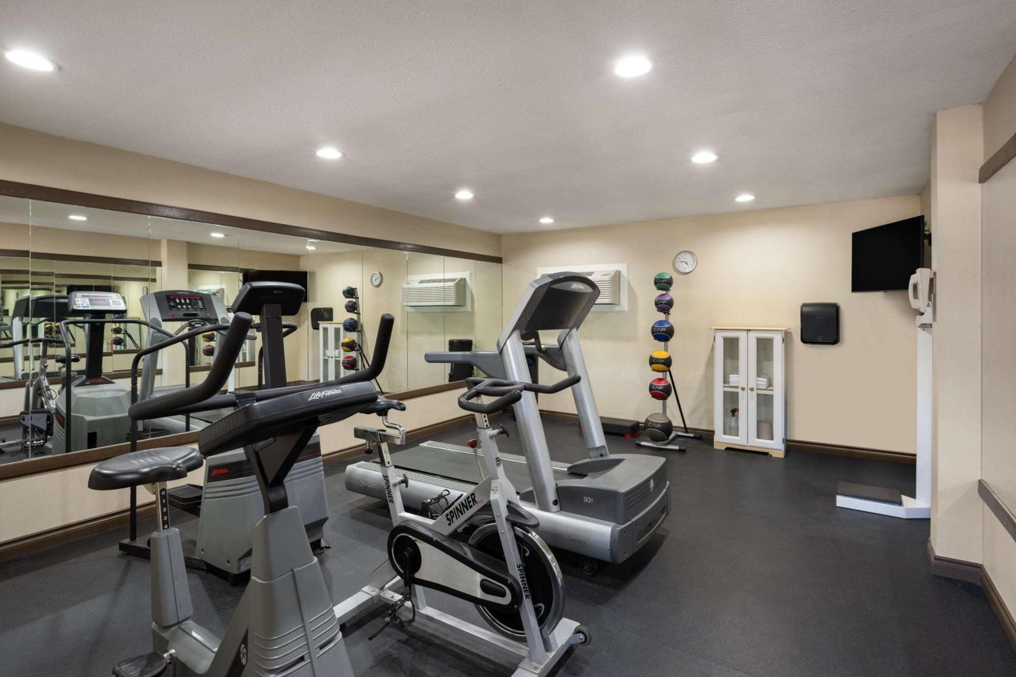 Days Inn by Wyndham Klamath Falls Bagian luar foto