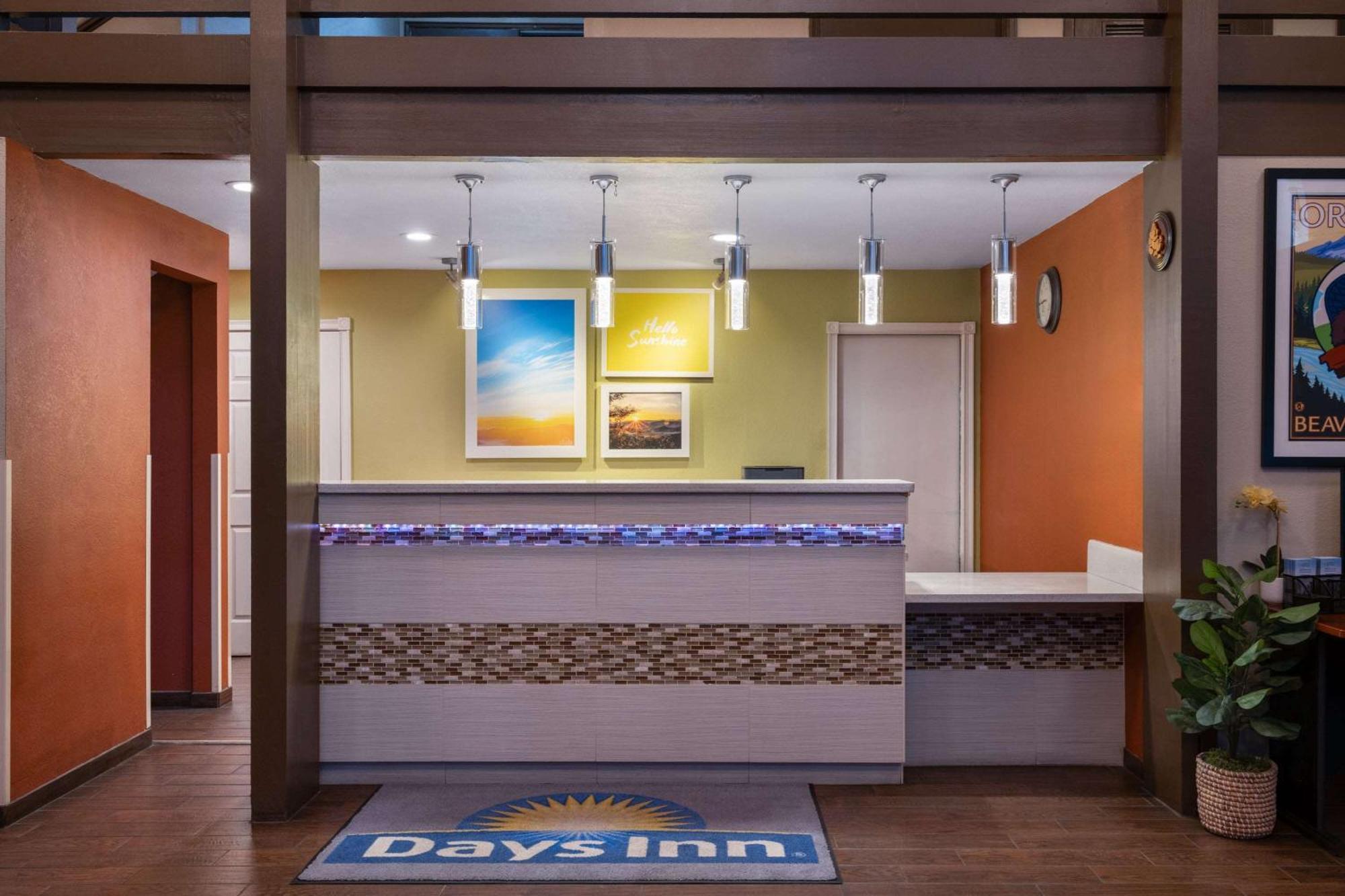 Days Inn by Wyndham Klamath Falls Bagian luar foto